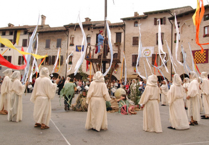 Medioevo A Valvasone Pordenone With Love